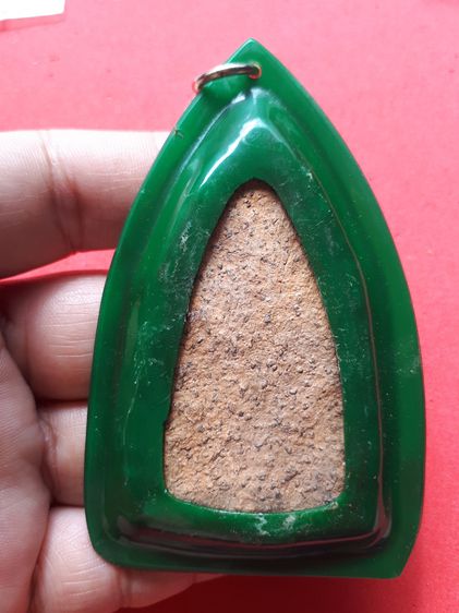 พระขุนแผน เนื้อดิน เนื้อหยาบ แห้ง เหี่ยว สีออกแดงอมดำ เดิมๆ สภาพสวย สมบูรณ์ เก่า แท้ หายาก  พร้อมเลี่ยมเดิมเก่าๆ ไม่รู้กรุ พุทธคุณสูงส่ง ทาง รูปที่ 4