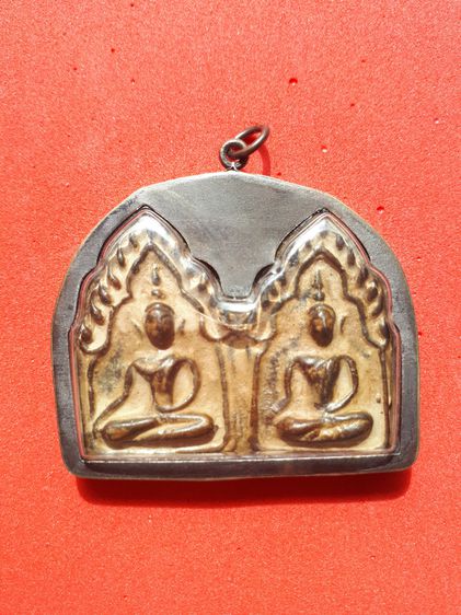 พระขุนแผน พลายคู่ เนื้อชิน เนื้อหยาบ แห้ง เหี่ยว สีออกแดงอมดำ เดิมๆ สภาพสวย สมบูรณ์ เก่า แท้ หายาก  พร้อมเลี่ยมเงินเดิม เก่าๆ ไม่รู้กรุ พุทธ รูปที่ 4