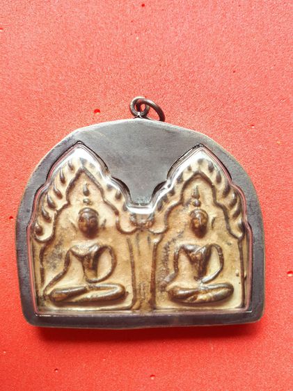 พระขุนแผน พลายคู่ เนื้อชิน เนื้อหยาบ แห้ง เหี่ยว สีออกแดงอมดำ เดิมๆ สภาพสวย สมบูรณ์ เก่า แท้ หายาก  พร้อมเลี่ยมเงินเดิม เก่าๆ ไม่รู้กรุ พุทธ