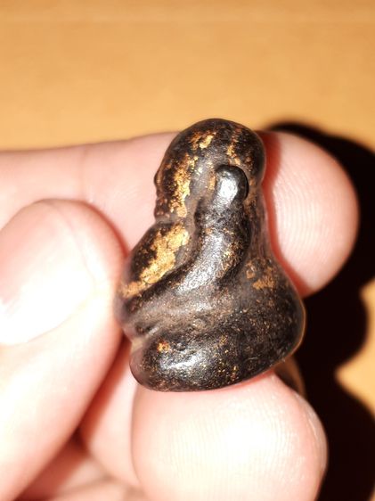 พระสังกัจจายน์ พิมพ์ลอยองค์ เนื้อผงคลุกรัก หลวงปู่เอี่ยม วัดสะพานสูง ปี 24xx จ.นนทบุรี เนื้อผงคลุกรัก รูปทรงสวยงาม ปิดทอง เนื้อในจะเป็นเนื้อ รูปที่ 4