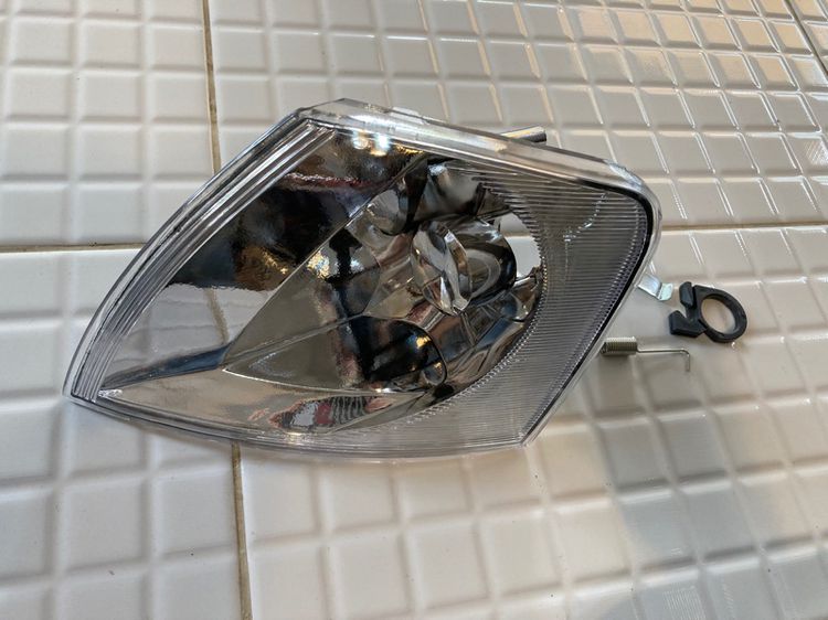 ไฟเลี้ยว ไฟมุม Volk Passat B5 รุ่นก่อน minor change โฉมปี 1996-2001 ข้างซ้าย และโช๊คฝาโปรงหน้า รูปที่ 2