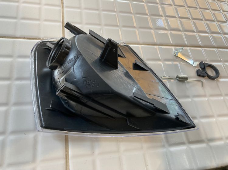 ไฟเลี้ยว ไฟมุม Volk Passat B5 รุ่นก่อน minor change โฉมปี 1996-2001 ข้างซ้าย และโช๊คฝาโปรงหน้า รูปที่ 4