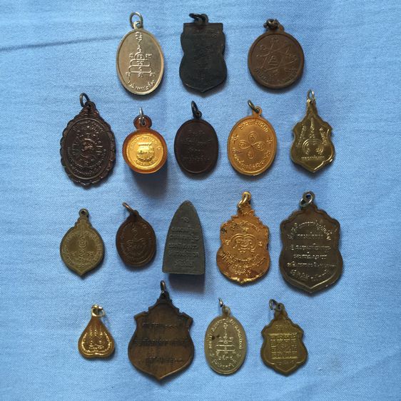 เหรียญพระเลี่ยมทอง  รูปที่ 9