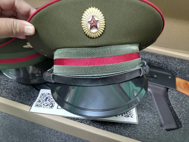 หมวก USSR  โซเวียตรัสเซีย  พร้อมตราสัญลักษณ์ (โลหะ) ตรากองทัพโซเวียตรัสเซีย ค้อนเคียว USSR  รูปที่ 2