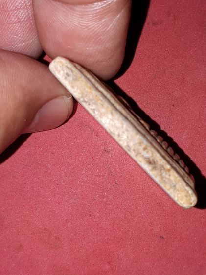 พระสมเด็จ วัดเกศไชโย ปี 2485 พิมพ์ 7 ชั้น นิยม เนื้อผงพุทธคุณ หลังเรียบ พิมพ์สวย มีเส้นแซม เส้นแตก อย่างชัดเจน มวลสารครบ สวย แห้ง เหี่ยว ยุบ รูปที่ 4