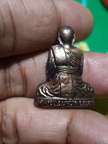 รูปหล่อปั๊มหลวงพ่อเอียด วัดไผ่ล้อม 6รอบปี 2544 สภาพสวย ไม่แพ้ใคร รูปที่ 9