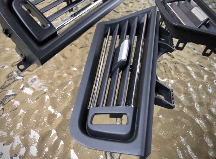 ช่องแอร์ BMW Series5 F10 รุ่นปีกโครเมี่ยม 520d 525i 528i 530i โช๊คฝาโปรงหน้า รูปที่ 7