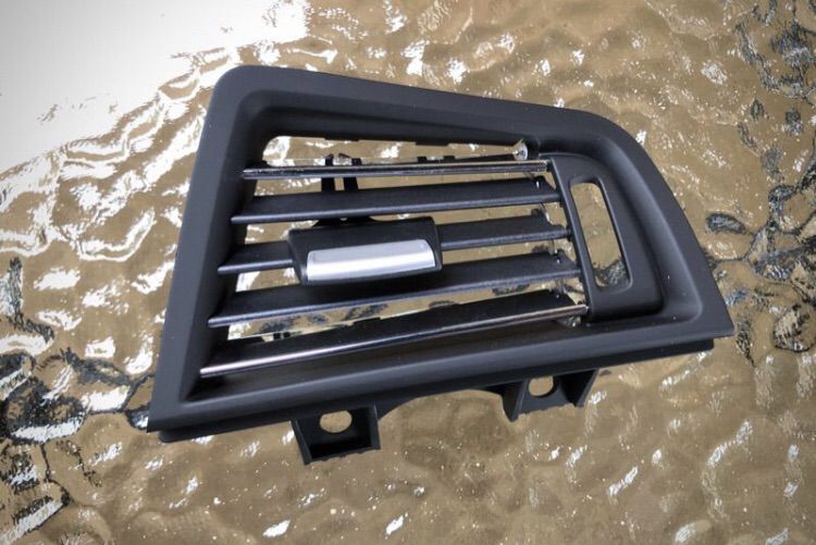 ช่องแอร์ BMW Series5 F10 รุ่นปีกโครเมี่ยม 520d 525i 528i 530i โช๊คฝาโปรงหน้า รูปที่ 5