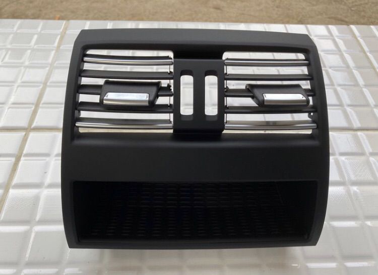ช่องแอร์ BMW Series5 F10 รุ่นปีกโครเมี่ยม 520d 525i 528i 530i โช๊คฝาโปรงหน้า รูปที่ 9