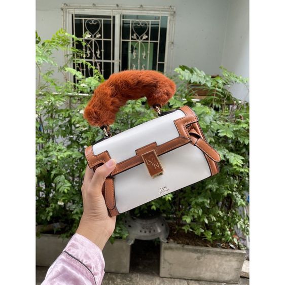 Lyn รุ่นจีจี้ ขนาด 8 นิ้ว ของแท้ งานoutlet รูปที่ 2