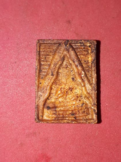 พระผงของขวัญ รุ่นแรก หลวงพ่อสด วัดปากน้ำ ภาษีเจริญ ธนบุรี เนื้อผง ผิวออกอมเหลือง เป็นธรรมชาติ สร้างน้อย หายาก สภาพสวยสมบูณ์ เดิมๆ เก่า แท้ แ รูปที่ 2