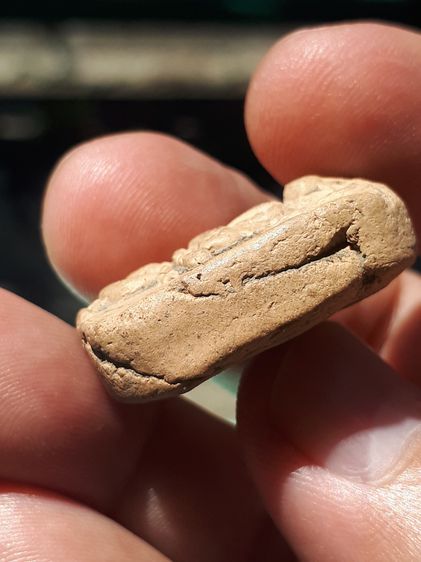 พระหลวงพ่อปาน วัดบางนมโค พิมพ์ทรงไก่หางพวง เนื้อดิน รุ่นแรก ผงเต็ม ผิวเดิม แห้ง บาง มีมวลสาร เหี่ยวย่น พิมพ์คม ชัดสวยงาม สภาพสวยเก่า แท้ หาย รูปที่ 6