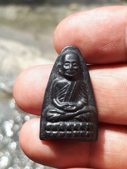 หลวงปู่ทวด วัดช้างไห้ พิมพ์เตารีดหลังตัวหนังสือ เนื้อโลหะ ปี2524 บล็อคxxx ผิวเดิม แห้ง สีซีดแล้ว สภาพสวย สมบูรณ์ เก่า แท้ หายาก รูปที่ 9