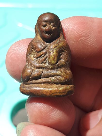 รูปหล่อ พิมพ์ขี้ตา รุ่นแรก หลวงพ่อเงิน วัดบางคลาน พิจิตร สร้าง ประมาณ ๒๔๕๐ เป็นเนื้อโลหะผสม พิมพ์ทรงคม ชัด ถูกพิมพ์ ผิวสองสี ออกสีเหลืองอมแด รูปที่ 6