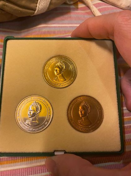 ชุดเหรียญราชินี ที่ระลึก100ปีกระทรวงเกษตรและสหกรณ์ 3เหรียญ โครงการป่ารักน้ำ รูปที่ 2