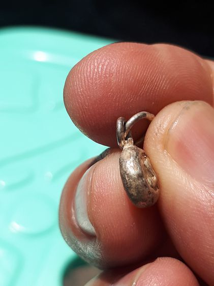 หัวนะโม ปี 2500 เนื้อเงิน ยุคต้น หลวงพ่อคล้าย วัดสวนขัน จ.นครศรีธรรมราช หูเชื่อม ขนาด 1.0 เซนฯ สวยมาก เก่า แท้ ตัวจริงหายากมากๆ หลังพ่อท่านค รูปที่ 2