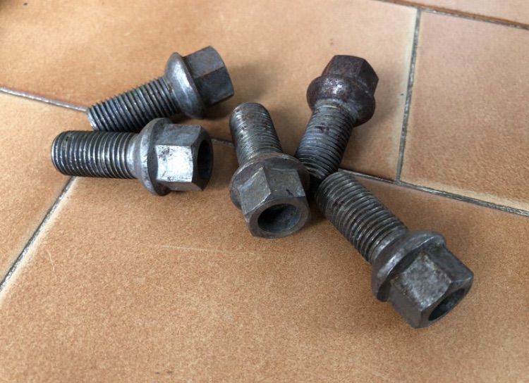 🛞 สเปเซอร์ ล้อ Audi 5 รู 100 หนา 23mm. มี 1 คู่ พร้อมน้อตล้อ AUDI TT MK1 และจอไมล์ AUDI TT Coupe MK1 A3 A4 A6 S6 B5 และ B5.5 รูปที่ 9