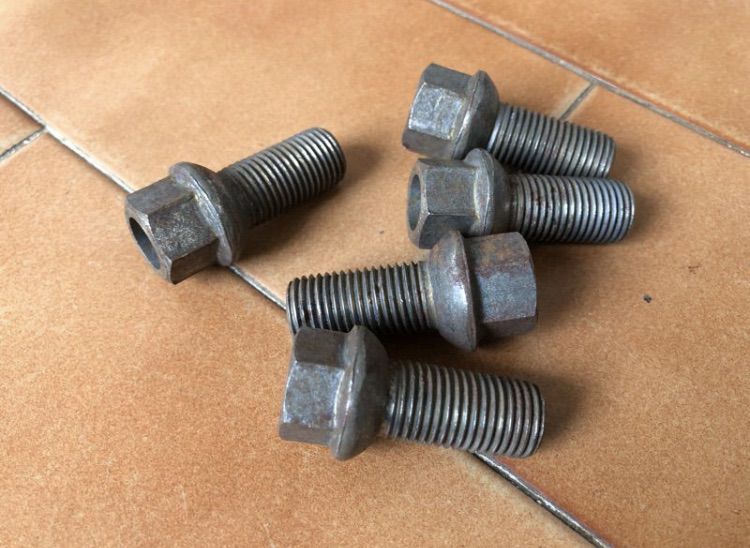 🛞 สเปเซอร์ ล้อ Audi 5 รู 100 หนา 23mm. มี 1 คู่ พร้อมน้อตล้อ AUDI TT MK1 และจอไมล์ AUDI TT Coupe MK1 A3 A4 A6 S6 B5 และ B5.5 รูปที่ 10