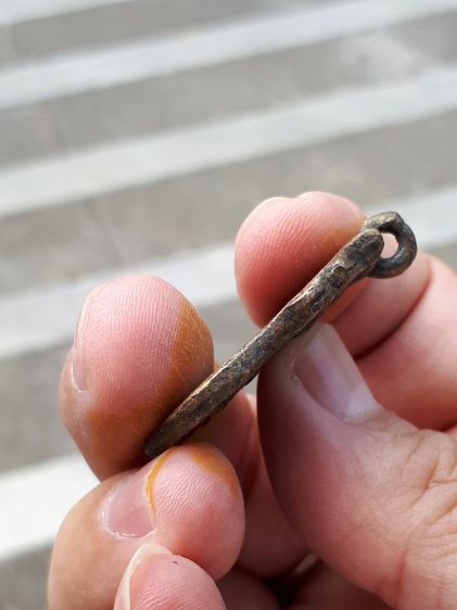 เหรียญหล่อโบราณ พระพุทธชินราช หลังเรียบ หลวงพ่อศรีสวรรค์ วัดนครสวรรค์ ปี 2462 หูขวาง พิมพ์ใบสาเก ยุคต้นๆ เนื้อทองผสม ผิว 2 สี ผิวออกอมเข รูปที่ 4