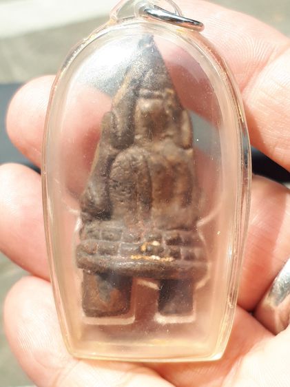 หล่อโบราณ พระพุทธชินราช เนื้อทองผสม พิมพ์ต้อ ไม่ตัดช่อชนวน 2 ช่อ แสดงว่าเป็นองค์ยอดของช่อ ปี 24xx ไม่ตอกโค๊ตใต้ฐาน มีคราบขี้เบ้าตามซอก เนื้อ รูปที่ 4