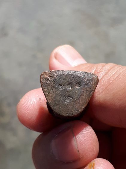 รูปเหมือน หลวงพ่อทิม วัดไร่วารี ปี 25xx ยุคต้น เนื้อโลหะ หล่อลอยองค์ ใต้ฐานตอกโค็ต และตอกหมายเลข 298 สภาพสวย สมบูรณ์ เก่า แท้ แปลก หายากมาก  รูปที่ 6