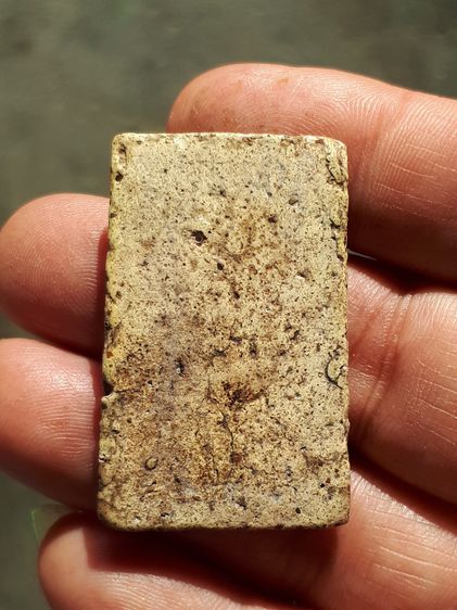 พระสมเด็จ พิมพ์ใหญ่ อายุเป็น 100 ปี รุ่นแรกๆ เนื้อผงพุทธคุณ เนื้อแน่น พระบาง มวลสารลอยเป็นว่านดอกมะขามเม็ดใหญ่ตรงฐาน เป็นธรรมชาติ อย่างสวย ส รูปที่ 2