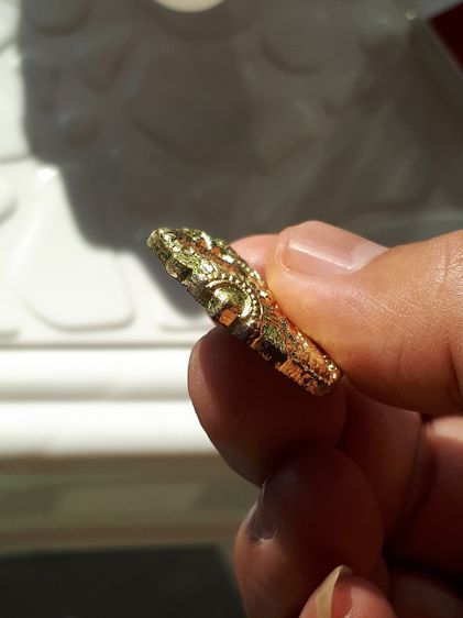 เหรียญหลวงปู่สรวง รุ่นชนะจน เนื้อโลหะ กะไหล่ทอง ด้านหลังตอกโค๊ด ตอกหมายเลข 266 สภาพสวย สมบูรณ์ แท้ หายาก พร้อมกล่องเดิม รูปที่ 8