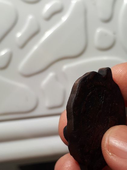 พระโพธิจักร พิมพ์กลาง หลังยันต์ดวง ท่านพ่อลี วัดอโศการาม ปี 2500 เนื้อดินเผา เนื้อสองสี มีมวลสาร พิมพ์คมชัด ผิวแห้ง เดิมๆ เป็นธรรมชาติ สภาพส รูปที่ 6