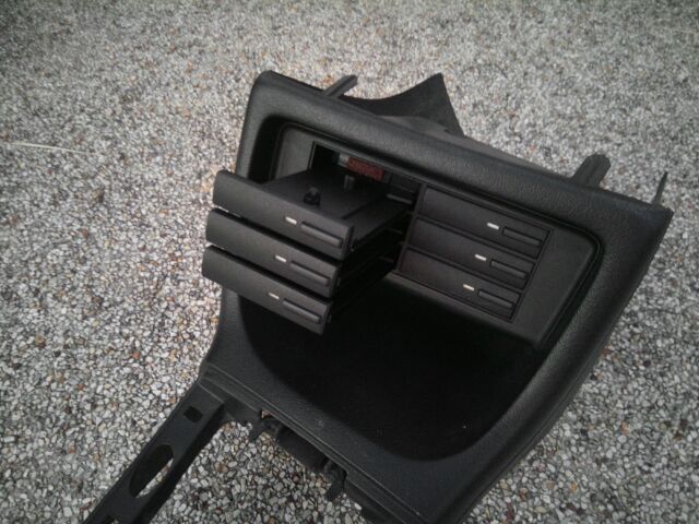 คอนโซลเกียร์ มีช่องใส่เทป โฟล์ค GOLF3 ทุกบอดี้และ VENTO ของแท้ออฟชั่นโรงงาน ของในวันวานหายากแล้วนะครับ และ มือเปิดเก๊ะ Golf3 VENTO ของใหม่  รูปที่ 5