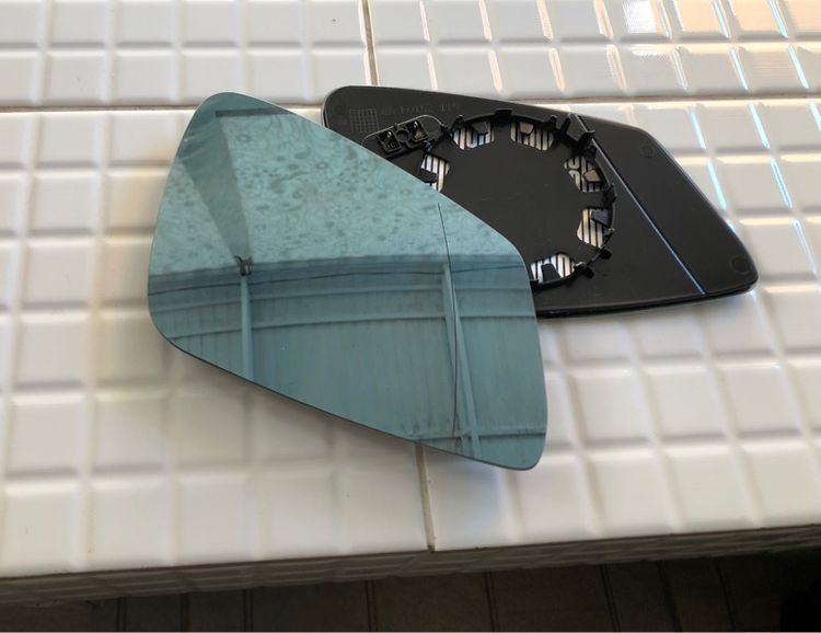 แผ่นกระจกข้าง BMW E60 รุ่น PreLCi และ LCi 520i 520D 525i 525ise 530i  ช่องลมกระจังหน้า E60 LCi รูปที่ 5