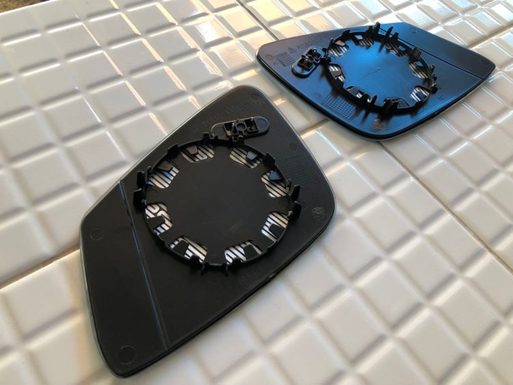 แผ่นกระจกข้าง BMW E60 รุ่น PreLCi และ LCi 520i 520D 525i 525ise 530i  ช่องลมกระจังหน้า E60 LCi รูปที่ 9