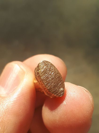 พระรูปเหมือนปั๊ม หลวงพ่อพรหม วัดช่องแค รุ่นแม่ชีกุหลาบ ปี 2513 ทองเหลืองชุบทอง องค์พระประมาณ 1.2 ซม. สูง 1.80 ซม จำนวนการสร้างแค่ 500 องค์  รูปที่ 5