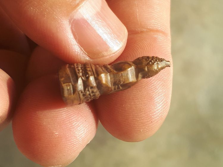 พระชัยสี่มุมเมือง เนื้อทองเหลือง หน้าใหญ่ พิมพ์นิยม ตอกโค๊ตเฑาะว์ 2 โค็ต ปี 2512 พิมพ์คม ชัด สวยงาม จมูกโด่ง เก่า แท้ แปลก สร้างน้อยหายาก สภ รูปที่ 6