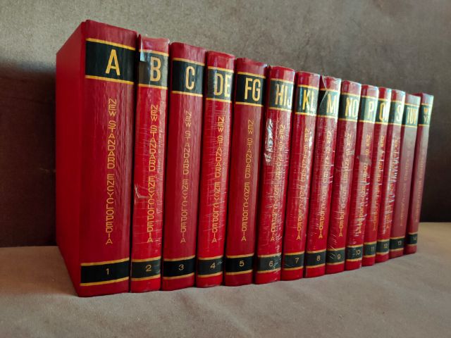 หนังสือเก่าโบราณงานอเมริกาปี 1969 ครบชุดสุดสมบูรณ์14เล่ม a ถึง z  รูปที่ 16