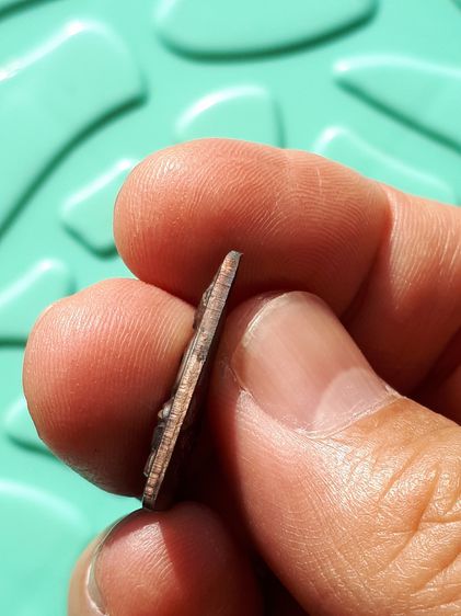 พระสมเด็จจิตรลดา เนื้อนวะ พิมพ์เล็ก รุ่นโครงการหลวง พศ.2539 สูงเพียง 2.3 ซม. เนื้อนวโลหะสร้าง 60,000 องค์ ผิวเดิม แท้ หายาก  พระสมเด็จจิตรลด รูปที่ 10