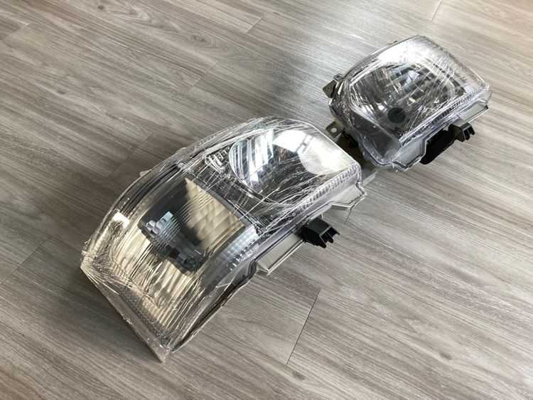 ไฟหน้า Toyota Hiace Commuter ของใหม่ โฉมปี 2014-2019 รุ่นสุดท้าย รูปที่ 10