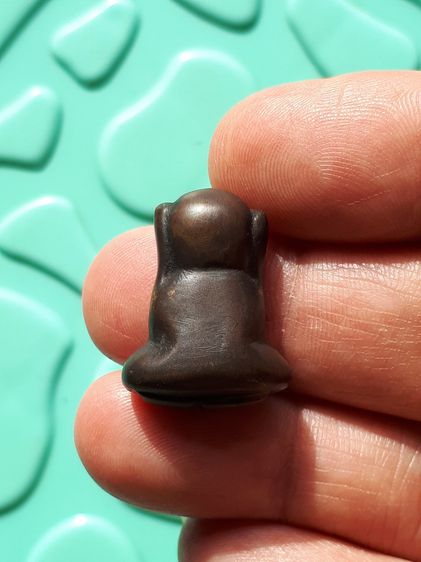 พระปิดตาพิมพ์หูกระต่าย จารมือทั้งองค์ หลวงปู่นาค วัดห้วยจระเข้ จ.นครปฐม เนื้อขันลงหิน หรือบางคนเรียกเนื้อตะเกียงลาน ผิวสองสี แห้ง พิมพ์ทรง ค รูปที่ 10