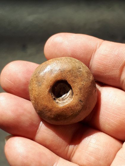 พระปิดตา พิมพ์สี่ทิศ กรุวัดคูยาง จ.กำแพงเพชร ปี 2445-2448 เนื้อดินเผา แกร่ง อายุมากกว่า 100 ปี แท้ หายาก สร้างโดยพระครูธรรมาธิมุติมุนี (สมภา รูปที่ 2