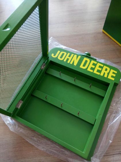ตู้เก็บกุญแจรถและกุญแจต่างๆ ของ JOHN DEERE ของใหม่ครับ ได้แนวเมืองนอก เข้ากับทุกการตบแต่งในบ้านและโรงรถหรือแม้กระทั่งโรงเรือนโรงนา รูปที่ 5