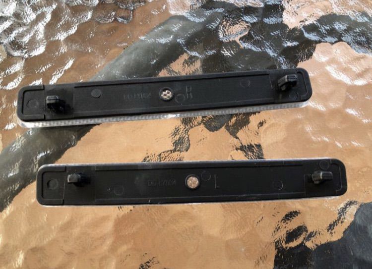 ไฟเลี้ยวบังโคลน ไฟทับทิม กันชนหลัง สี Smoke Volkswagen Caravelle T5 และT5.1 ฝาครอบน๊อตล้อ รูปที่ 4