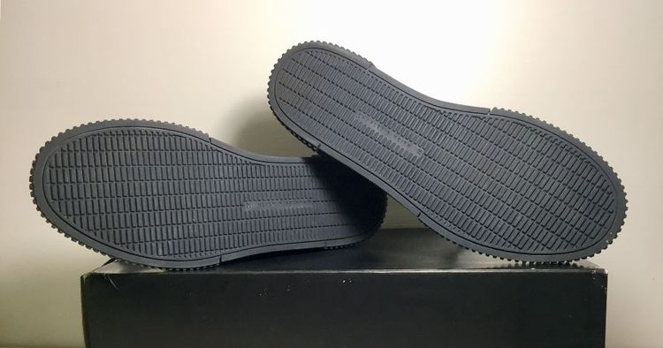 CHARLES AND KEITH Sneakers 37EU(24.0cm) ของแท้ มือ 2 สภาพเหมือนมือ 1, รองเท้า CHARLES AND KEITH กำมะหยี่ผสมหนัง พื้นเต็มเหมือนใหม่ สวยมาก รูปที่ 9