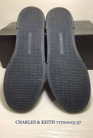 CHARLES AND KEITH Sneakers 37EU(24.0cm) ของแท้ มือ 2 สภาพเหมือนมือ 1, รองเท้า CHARLES AND KEITH กำมะหยี่ผสมหนัง พื้นเต็มเหมือนใหม่ สวยมาก รูปที่ 10