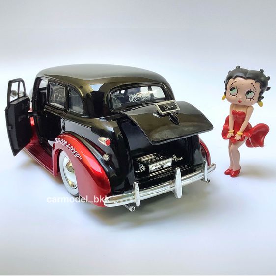 โมเดลรถเหล็ก Betty Boop Chevy Master Deluxe พร้อมตัวเบ็ตตี้ บู๊พ แบรนด์ Jada ขนาด 1 ต่อ 24 โมเดลรถจากภาพยนคร์ Figure CarModelBKK รูปที่ 6