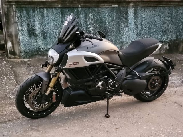 Ducati Diavel Carbon Red รูปที่ 1