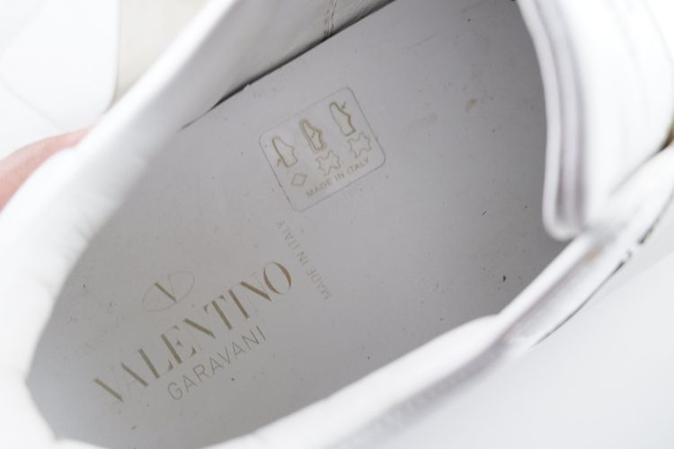 ขายรองเท้า Valentino ของแท้แบรนด์หรูสภาพดีมาก แทบจะมือ1 ราคาดีสุด รูปที่ 2