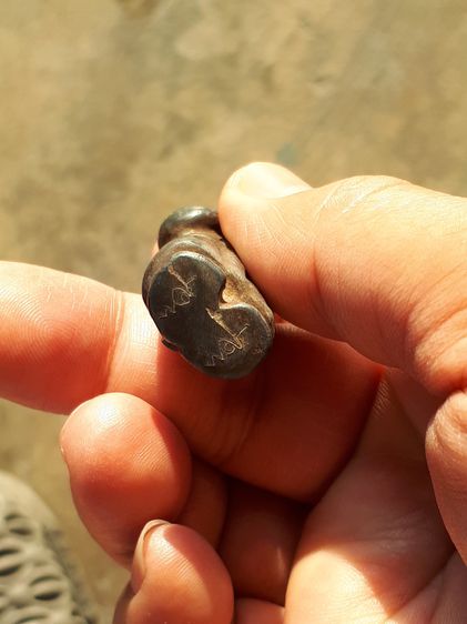 พระปิดตา จารมือทั้งองค์ หลวงปู่เทพโลกอุดร พิมพ์ยืน เนื้อตะกั่ว ขนาดพระ 1.5 x 5.5 ซม. จารเก่า คมลึก ด้วยลายมือสวยมาก ตะกั่วสีจืดแล้ว มีน้ำหนั รูปที่ 9