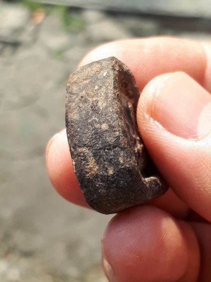 พระปิดตา หลังยันต์ เนื้อผงคลุกรัก สีดำ ขึ้นคราบไข ทรงสวย เก่า แท้ แปลก หายาก ไม่รู้ที่ รูปที่ 4