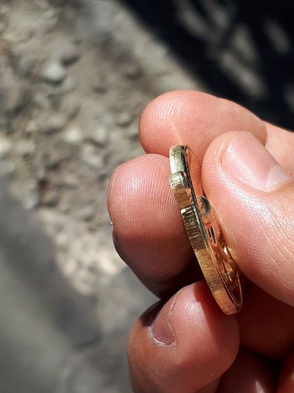 เหรียญ หลวงพ่อปลดหนี้ รุ่นวันนี้รวย วัดพระธาตุวาโย หมายเลข ๑๔๓๗ เนื้อทองทิพย์ ขนาดประมาณ​ 2.2x3.5 ซม. เหรียญมียิงเลเซอร์โค๊ต และหมายเลขทุกเห รูปที่ 8