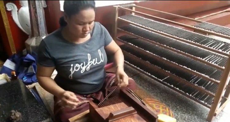 ประคำหลวงพ่ออุตตมะ  พร้อมเหรียญหลวงพ่ออุตตมะ สภาพสวย สมบูรณ์ เม็ดประคำทำจากผงมวลสาร รูปที่ 13