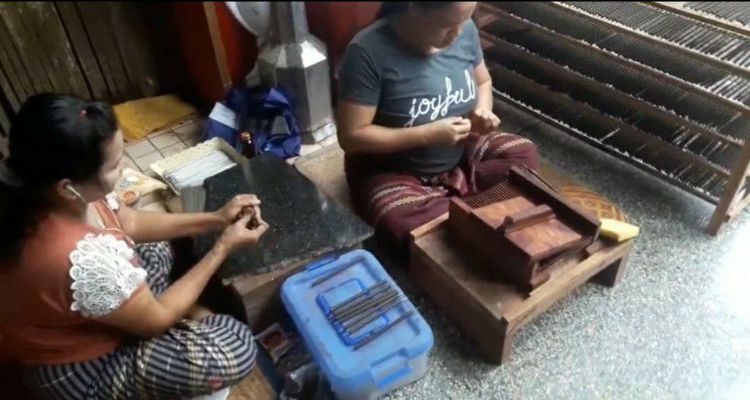 ประคำหลวงพ่ออุตตมะ  พร้อมเหรียญหลวงพ่ออุตตมะ สภาพสวย สมบูรณ์ เม็ดประคำทำจากผงมวลสาร รูปที่ 10